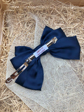 Carica l'immagine nel visualizzatore di Gallery, Fiocchi in raso, realizzati a mano, nella dimensione Maxi.