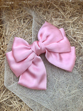 Carica l'immagine nel visualizzatore di Gallery, Fiocchi in raso, realizzati a mano, nella dimensione Maxi.