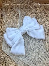 Carica l'immagine nel visualizzatore di Gallery, Fiocchi in raso, realizzati a mano, nella dimensione Maxi.