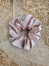 Carica l'immagine nel visualizzatore di Gallery, Elastici in tessuto ciniglia realizzati a mano, disponibili nella dimensione Midi e Maxi. Morbidissimi al tatto.