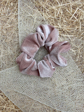 Carica l'immagine nel visualizzatore di Gallery, Elastici in tessuto ciniglia realizzati a mano, disponibili nella dimensione Midi e Maxi. Morbidissimi al tatto.