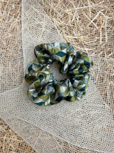 Carica l'immagine nel visualizzatore di Gallery, Elastici in tessuti con fantasie uniche, realizzati a mano, disponibili nella dimensione Midi e Maxi.