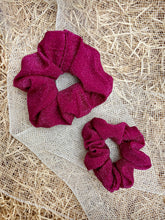 Carica l'immagine nel visualizzatore di Gallery, Elastici in tessuti con fantasie uniche, realizzati a mano, disponibili nella dimensione Midi e Maxi.