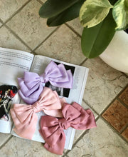 Carica l'immagine nel visualizzatore di Gallery, Fiocchi in raso, realizzati a mano, nella dimensione Maxi.