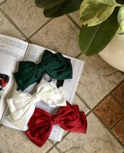 Carica l'immagine nel visualizzatore di Gallery, Fiocchi in raso, realizzati a mano, nella dimensione Maxi.