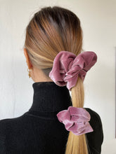 Carica l'immagine nel visualizzatore di Gallery, Elastici in tessuto ciniglia, disponibili nella dimensione Midi e Maxi. Morbidissimi al tatto.