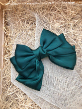 Carica l'immagine nel visualizzatore di Gallery, Fiocchi in raso, realizzati a mano, nella dimensione Maxi.