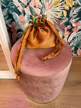 Carica l&#39;immagine nel visualizzatore di Gallery, Bonbon Bag Raso Rame e Multicolor
