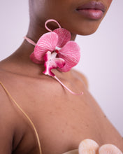 Carica l'immagine nel visualizzatore di Gallery, ORCHID CHOKER
