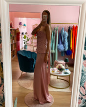 Load image into Gallery viewer, Abito Satin Malva Corpino Lavorato
