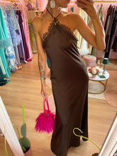 Load image into Gallery viewer, Abito Satin Marrone Pizzo
