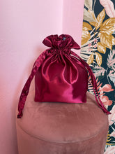 Load image into Gallery viewer, Candy Bag Raso Amaranto
