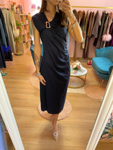 Carica l&#39;immagine nel visualizzatore di Gallery, Tubino Blu Navy Dettaglio Oro
