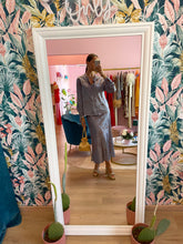 Load image into Gallery viewer, Completo Camicia e Gonna Celeste e Ricami Oro
