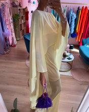 Carica l'immagine nel visualizzatore di Gallery, Mantella Chiffon Giallo Burro
