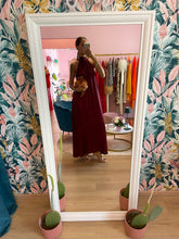 Load image into Gallery viewer, Abito Maxi Scollo Halter Bordeaux
