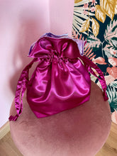 Carica l&#39;immagine nel visualizzatore di Gallery, Candy Bag Raso Magenta e Lilla
