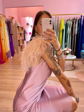 Carica l&#39;immagine nel visualizzatore di Gallery, Abito Satin Rosa Spallino Piuma

