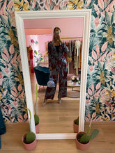 Load image into Gallery viewer, Completo Kimono e Pantalone Azzurro Fiori Bordeaux
