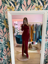 Carica l'immagine nel visualizzatore di Gallery, Abito Monospalla Bordeaux
