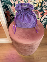Carica l&#39;immagine nel visualizzatore di Gallery, Candy Bag Velluto Costine Viola
