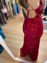 Carica l'immagine nel visualizzatore di Gallery, Abito Sirena Bordeaux Fiori
