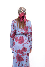 Load image into Gallery viewer, Completo Kimono e Pantalone Azzurro Fiori Bordeaux

