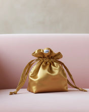 Carica l'immagine nel visualizzatore di Gallery, Candy Bag Raso Oro Chiaro
