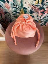 Carica l&#39;immagine nel visualizzatore di Gallery, Candy Bag Raso Pesca

