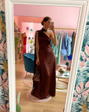 Load image into Gallery viewer, Abito Satin Cioccolato Monospalla
