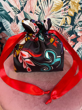 Carica l&#39;immagine nel visualizzatore di Gallery, Bonbon Bag Raso Multicolor
