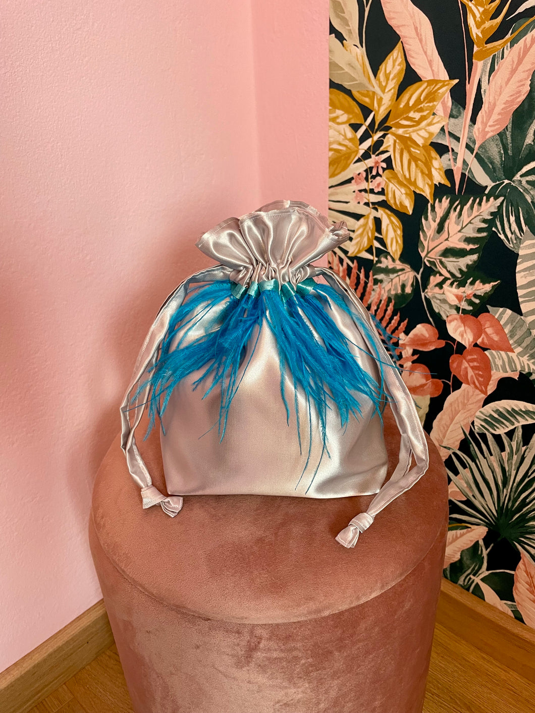 Candy Bag Raso Argento e Piume Turchese