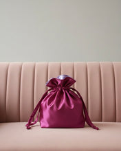 Carica l'immagine nel visualizzatore di Gallery, Candy Bag Raso Magenta e Lilla
