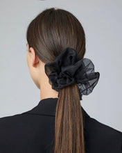 Carica l'immagine nel visualizzatore di Gallery, Fluffy Scrunchies
