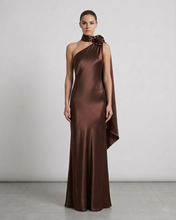 Load image into Gallery viewer, Abito Satin Cioccolato Monospalla
