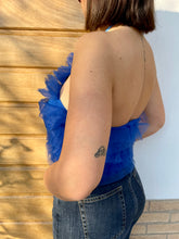 Carica l&#39;immagine nel visualizzatore di Gallery, Top in tulle color Blu, con scollo sulla schiena regolabile. Elasticizzato per consentire la vestibilità dalla S alla L.  Composizione tessuto: 68% polyester, 32% viscose.
