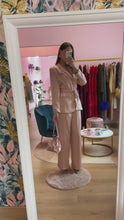 Load and play video in Gallery viewer, Completo Rosa Satin Broccato
