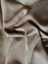 Carica l&#39;immagine nel visualizzatore di Gallery, Olympia Dress Strass
